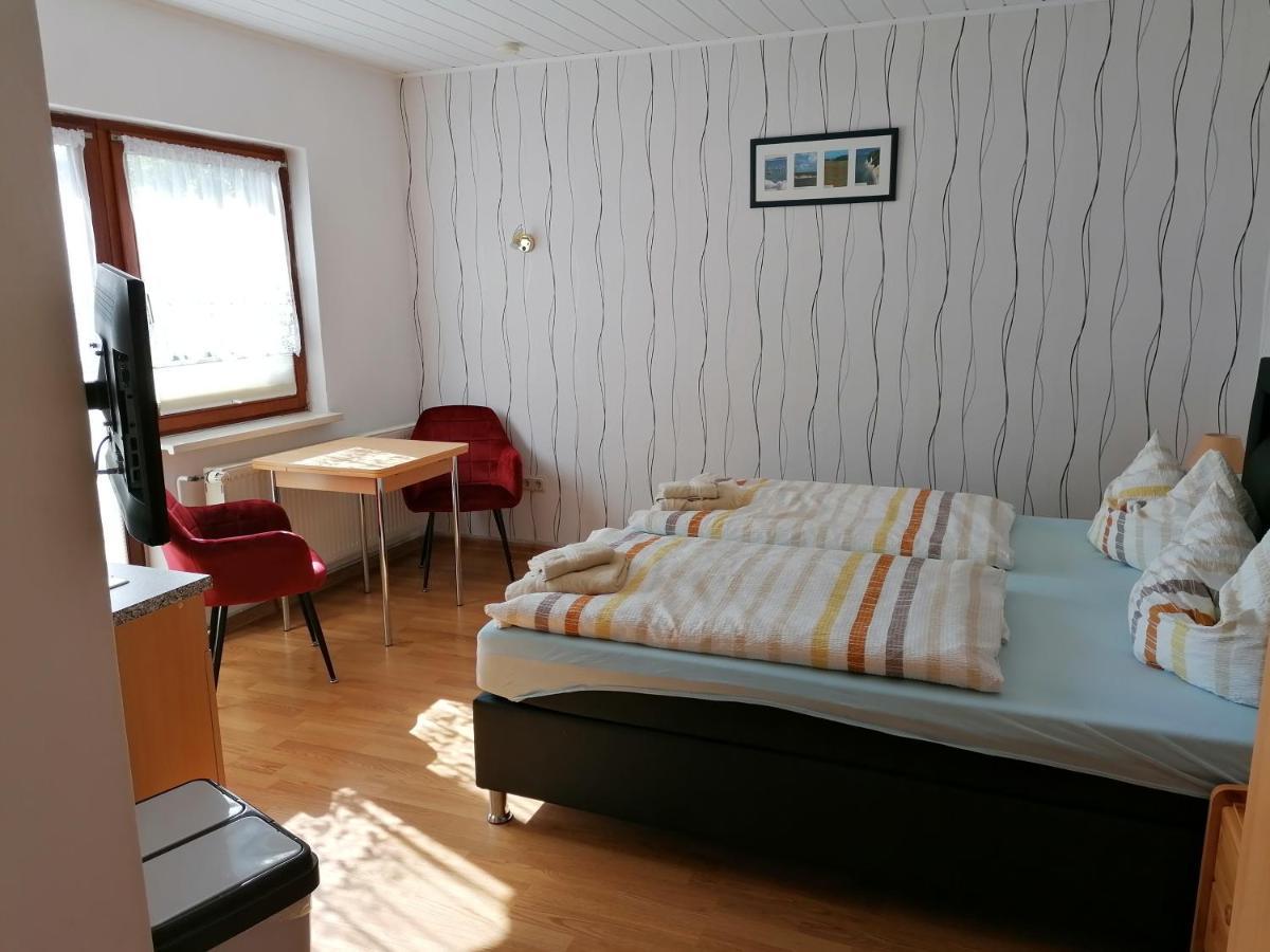 Hotel Pension Und Bistro" Dat Olle Fischerhus" Ralswiek Esterno foto