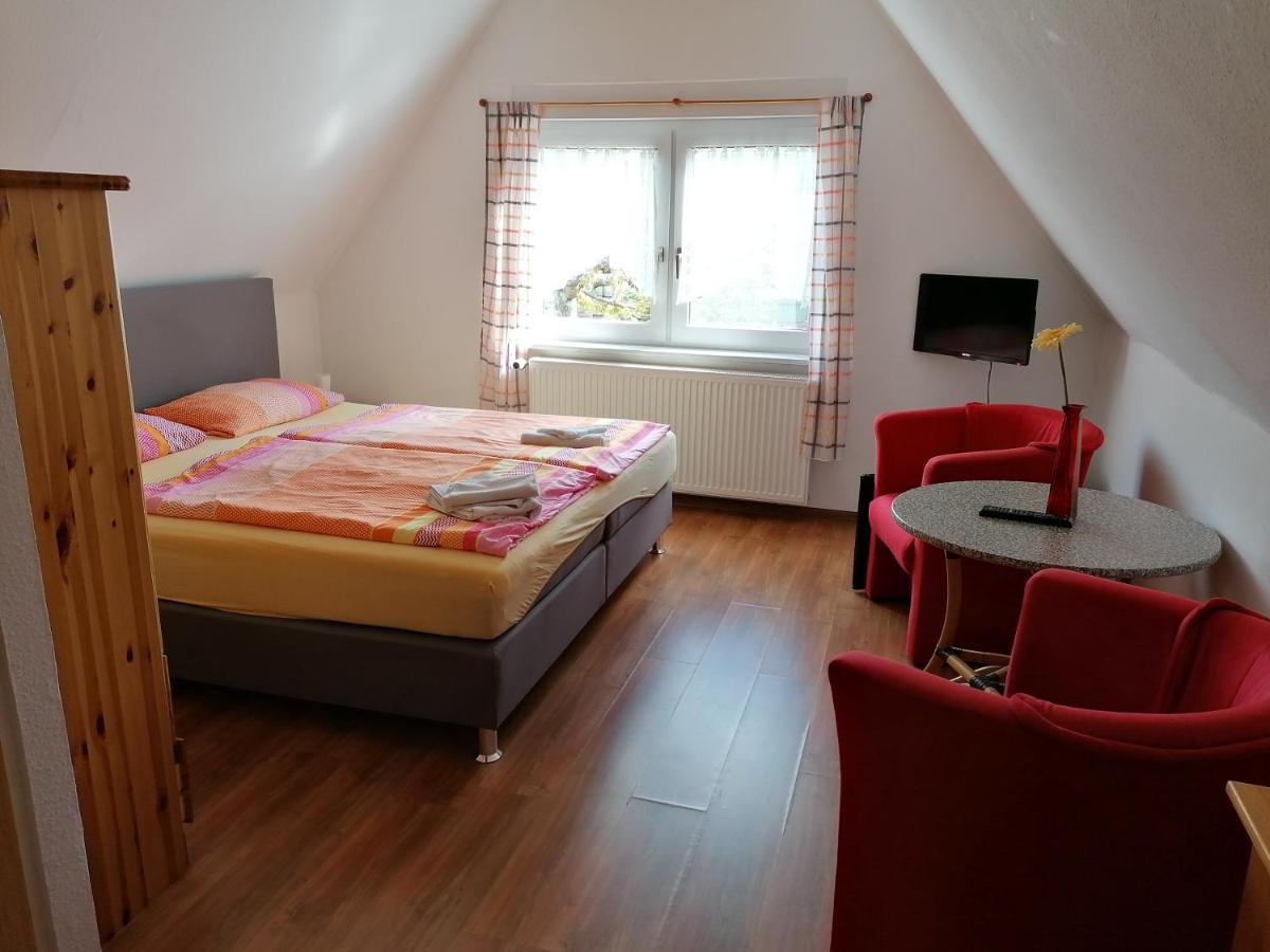 Hotel Pension Und Bistro" Dat Olle Fischerhus" Ralswiek Esterno foto